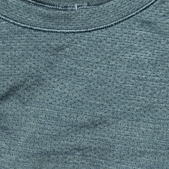 EUC Lululemon Metal Vent Tech Short Sleeve Shirt in Dark Voyage / Antigua - Picture 6 of 8